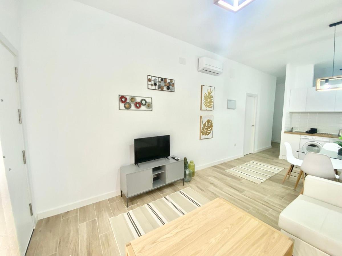 Puente Praga Aparment, Madrid